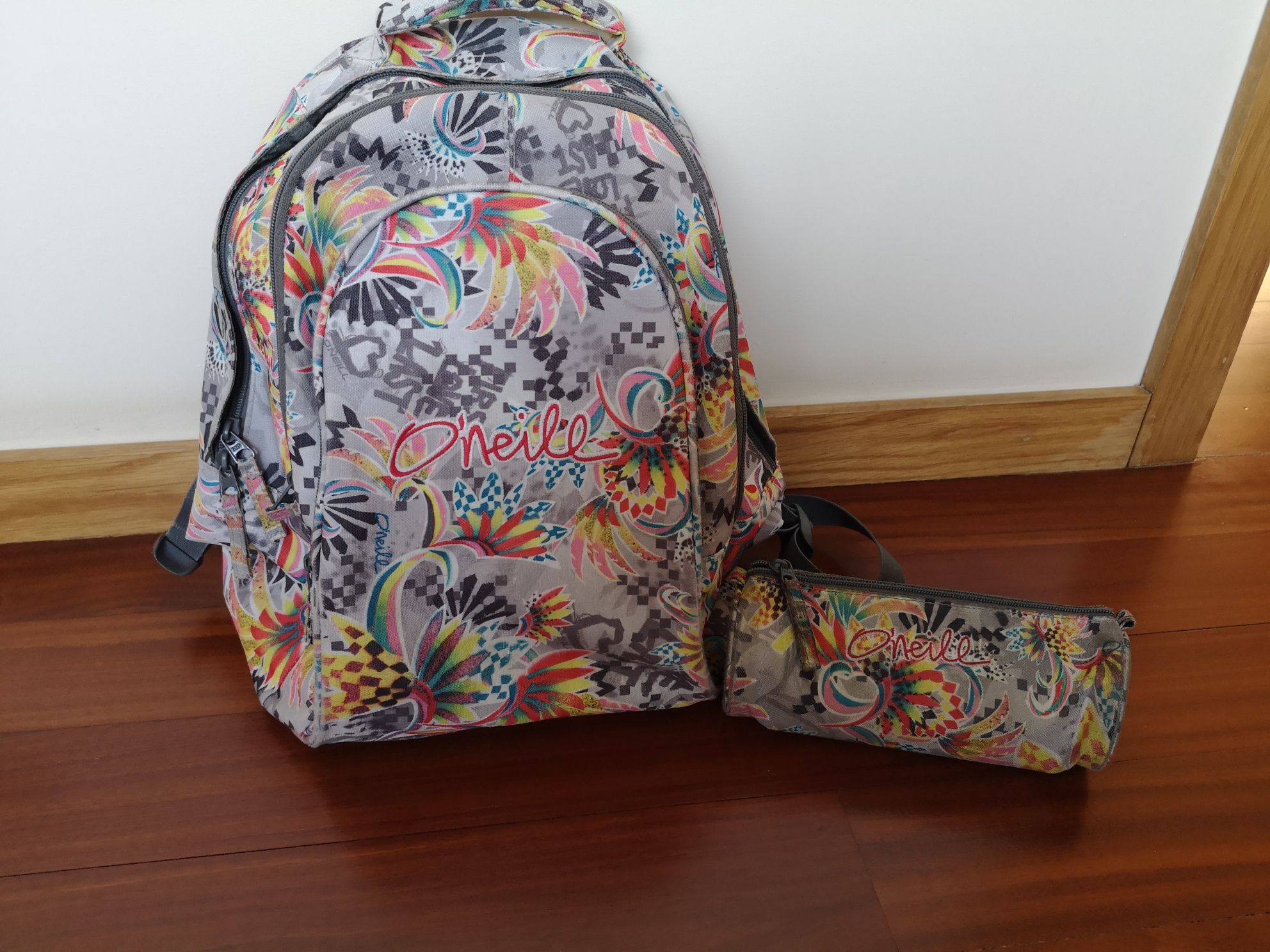 Mochila O'Neil + estojo