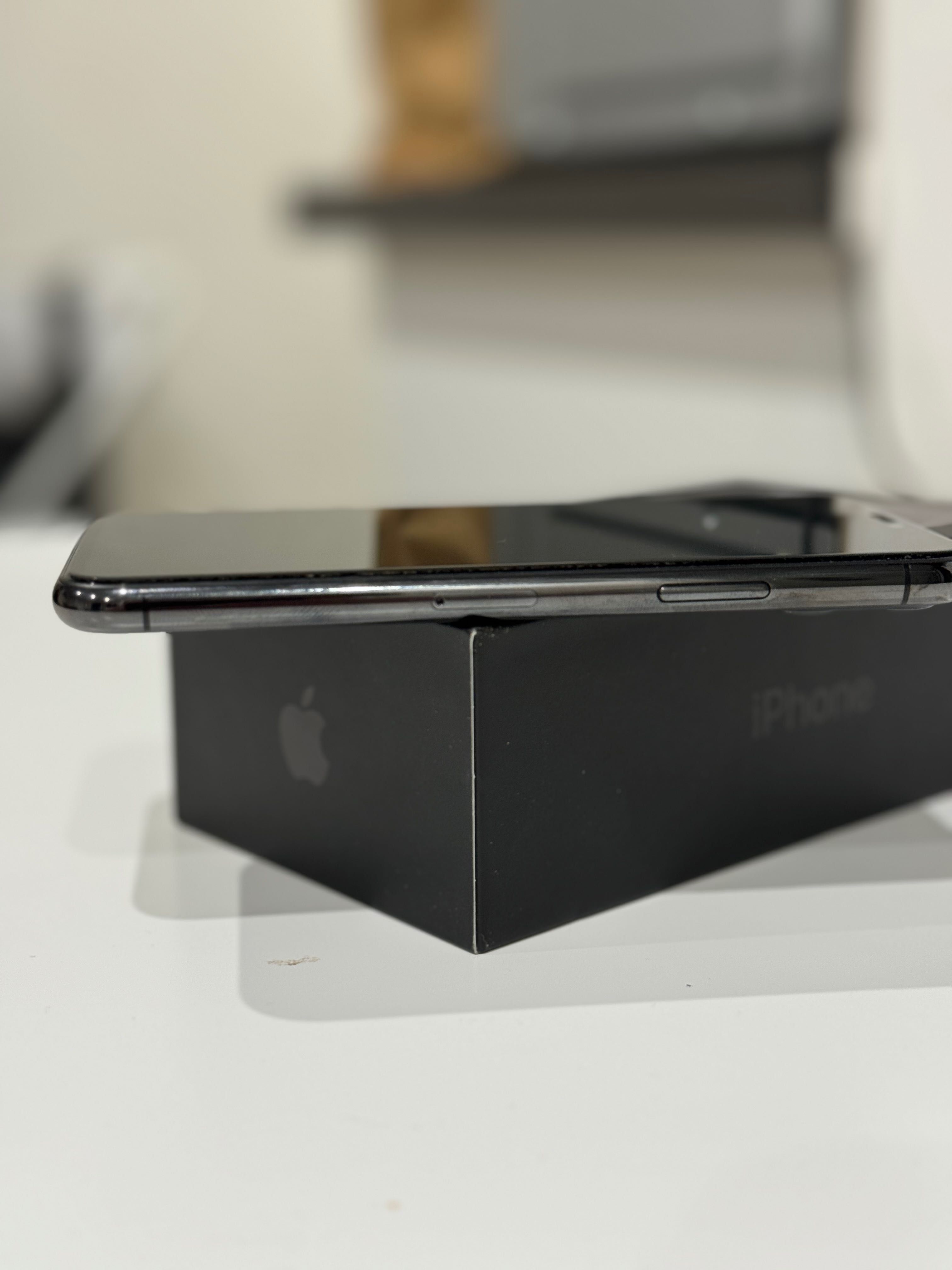 iPhone 11 Pro Space Grey 64GB 76% bateria