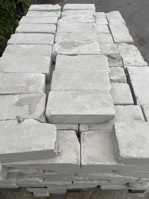 Цегла бувша у використанні вся ціла , можлива доставка