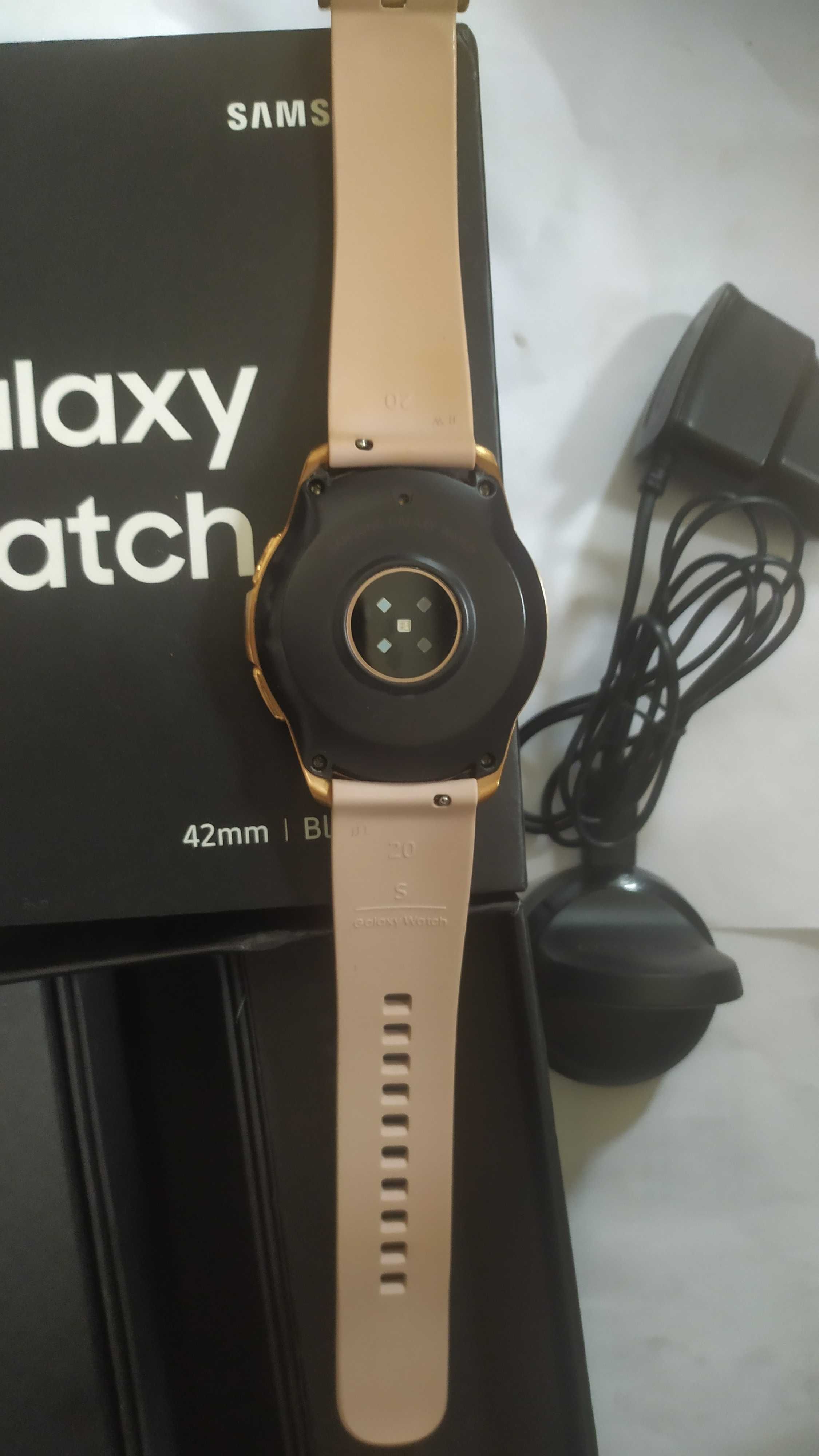 Zegarek smartwatch damski Samsung Galaxy Watch SM-R810 złoty GPS