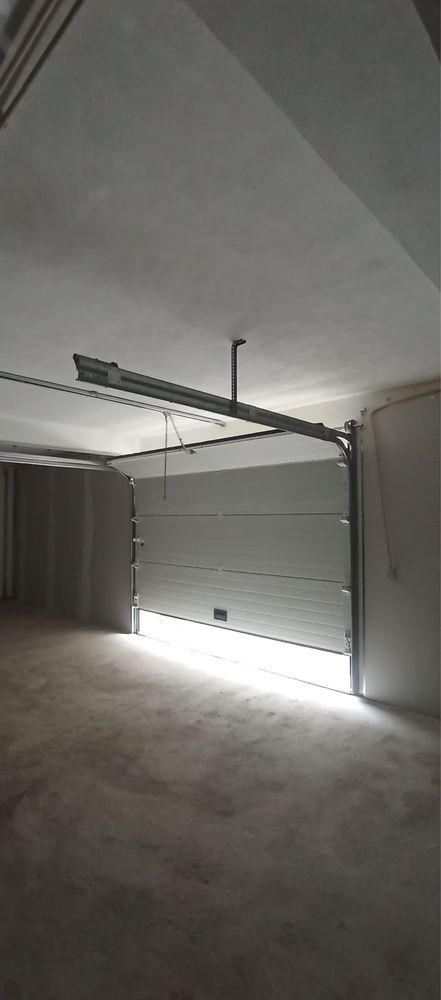 Porta de garagem eletrica Nunca usada 3;13M 2;20