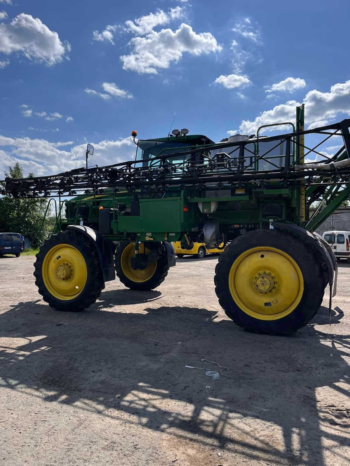 Оприскувач John Deere 4830 2010рік.