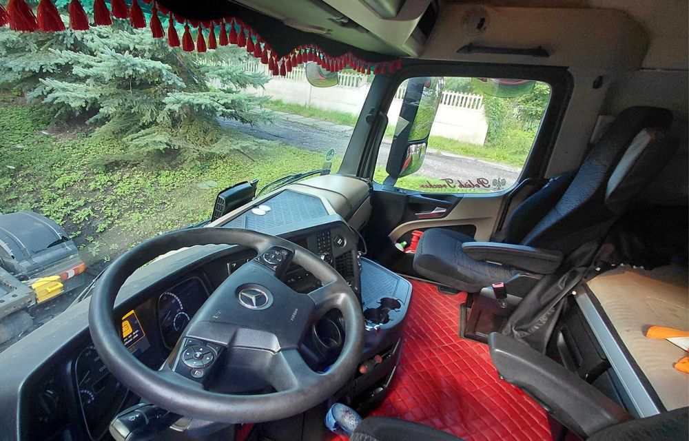 Mercedes Acrtos 1845 LS