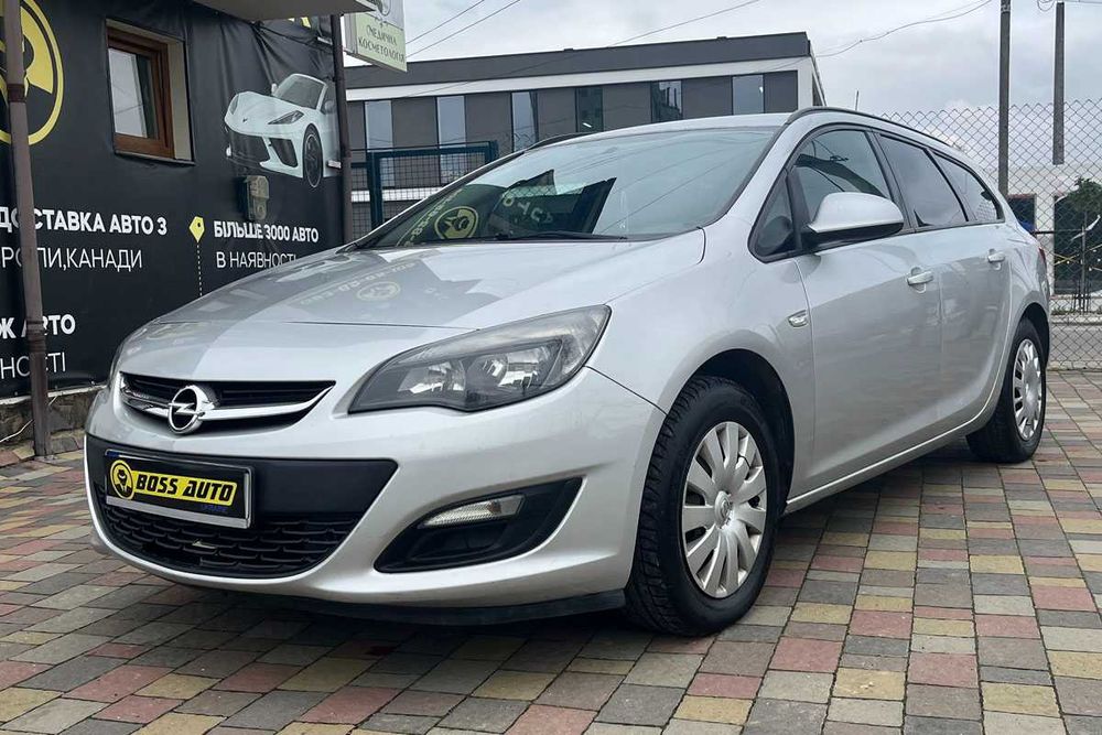 Opel Astra 2013 рік