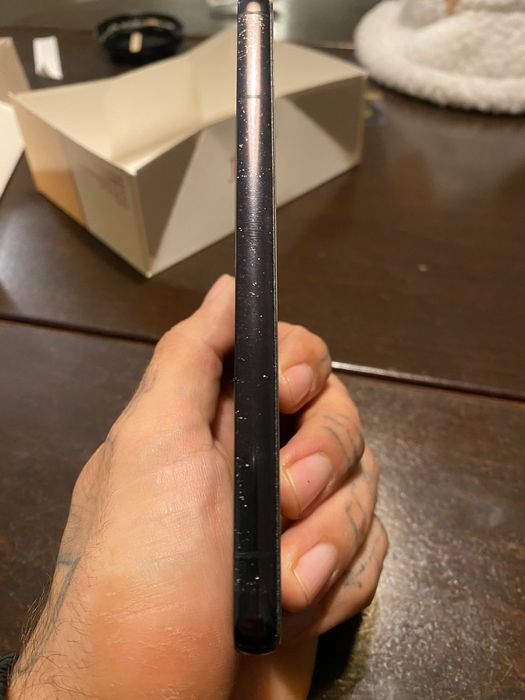 Samsung S22 – Desbloqueado, ótimo para foto/vídeo + películas proteção