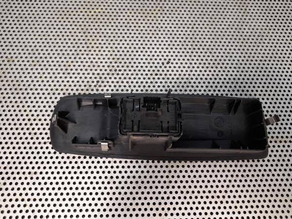 Comando / botão / interruptor vidros frente direito RENAULT Megane III