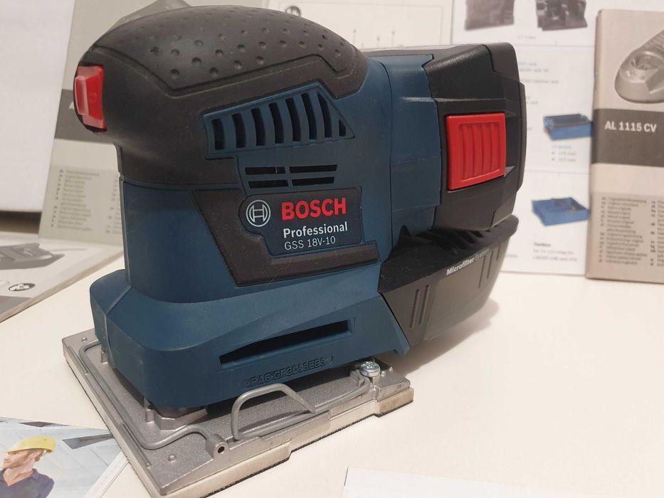 Ładny komplet BOSCH GSS 18V-10 szlifierka oscylacyjna aku 18v nowa