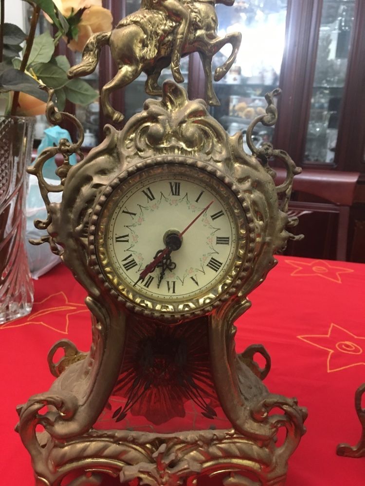 2 Relógios de mesa de metal vintage