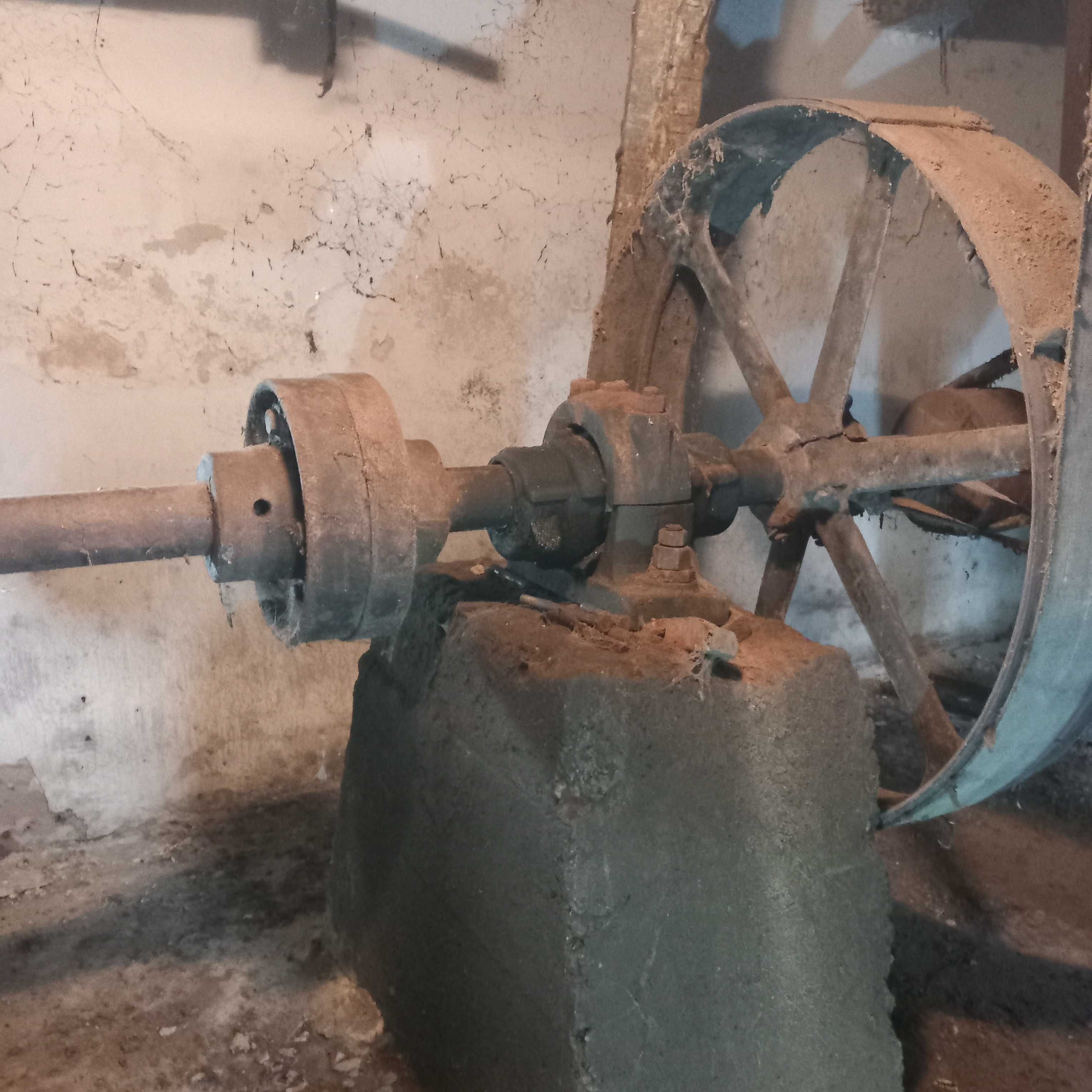 Sprzedam wyposażenie młyna elektrycznego