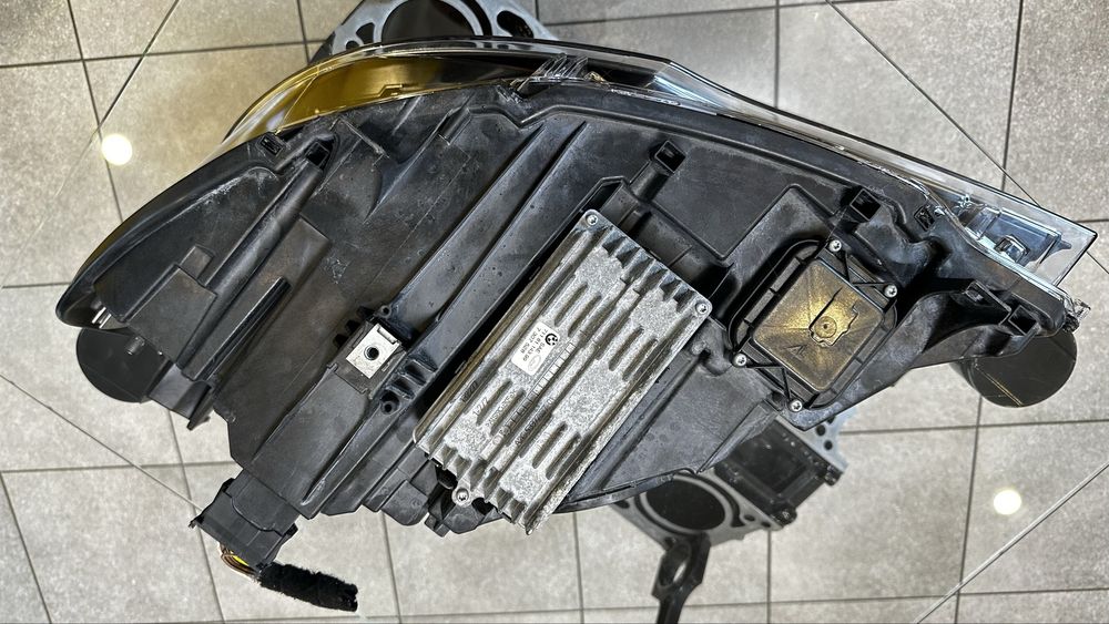 Продам Фару BMW E70 E71 X5 M LED Adaptive Headlight всборе 2013 рік