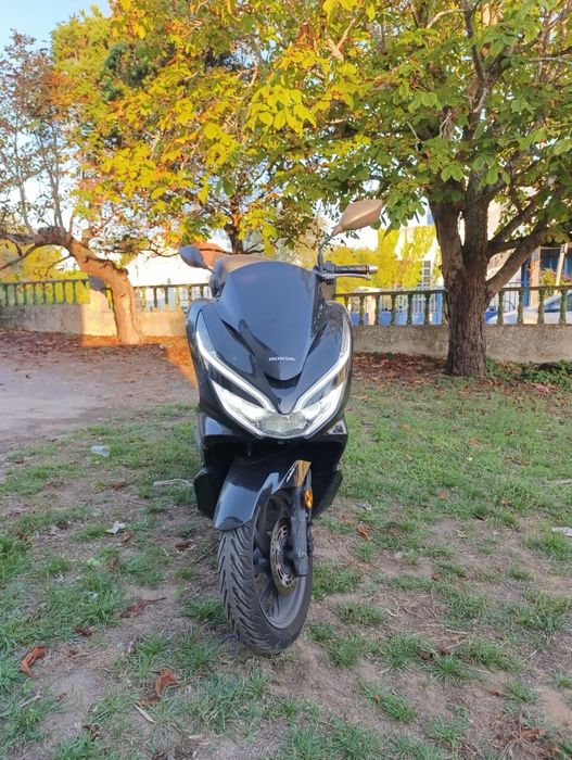PCX Honda, em bom estado.