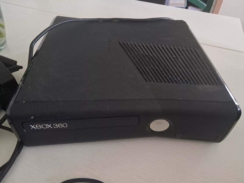 Konsola Xbox 360 S