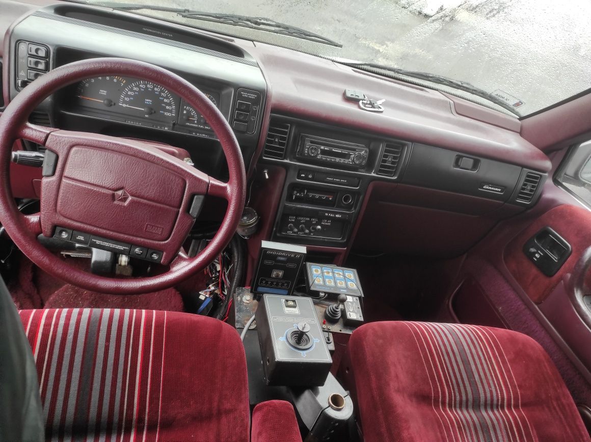 Dodge Grand Caravan dla niepełnosprawnych sterowane na joystick