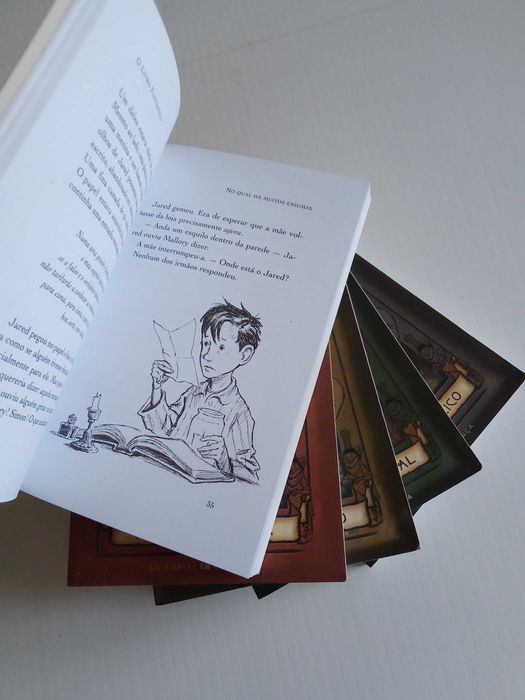 Livros "As Crónicas de Spiderwick", vols. 1, 2, 3, 4 e 5