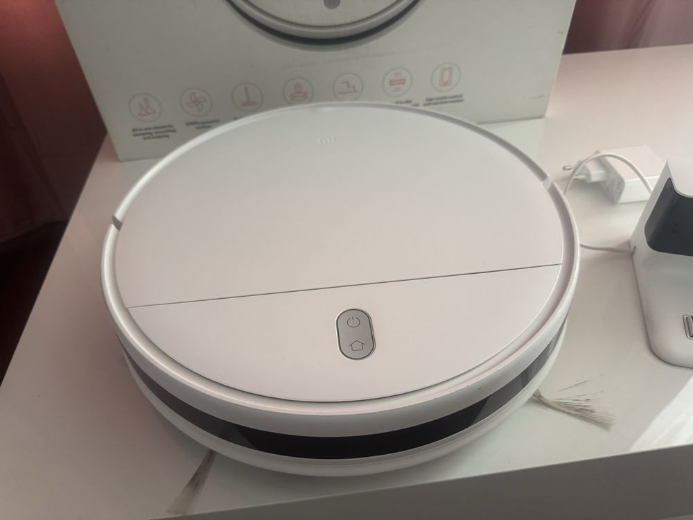 Mi Robot Vacuum-Mop Essential