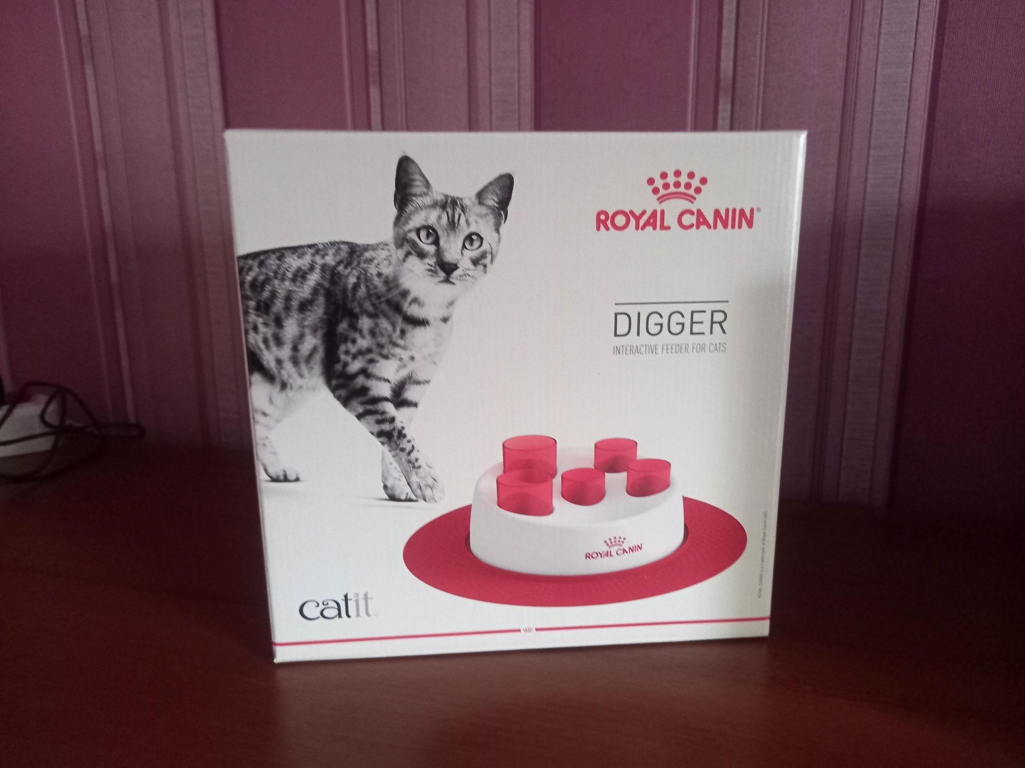 Интерактивная кормушка для кошек Royal Canin