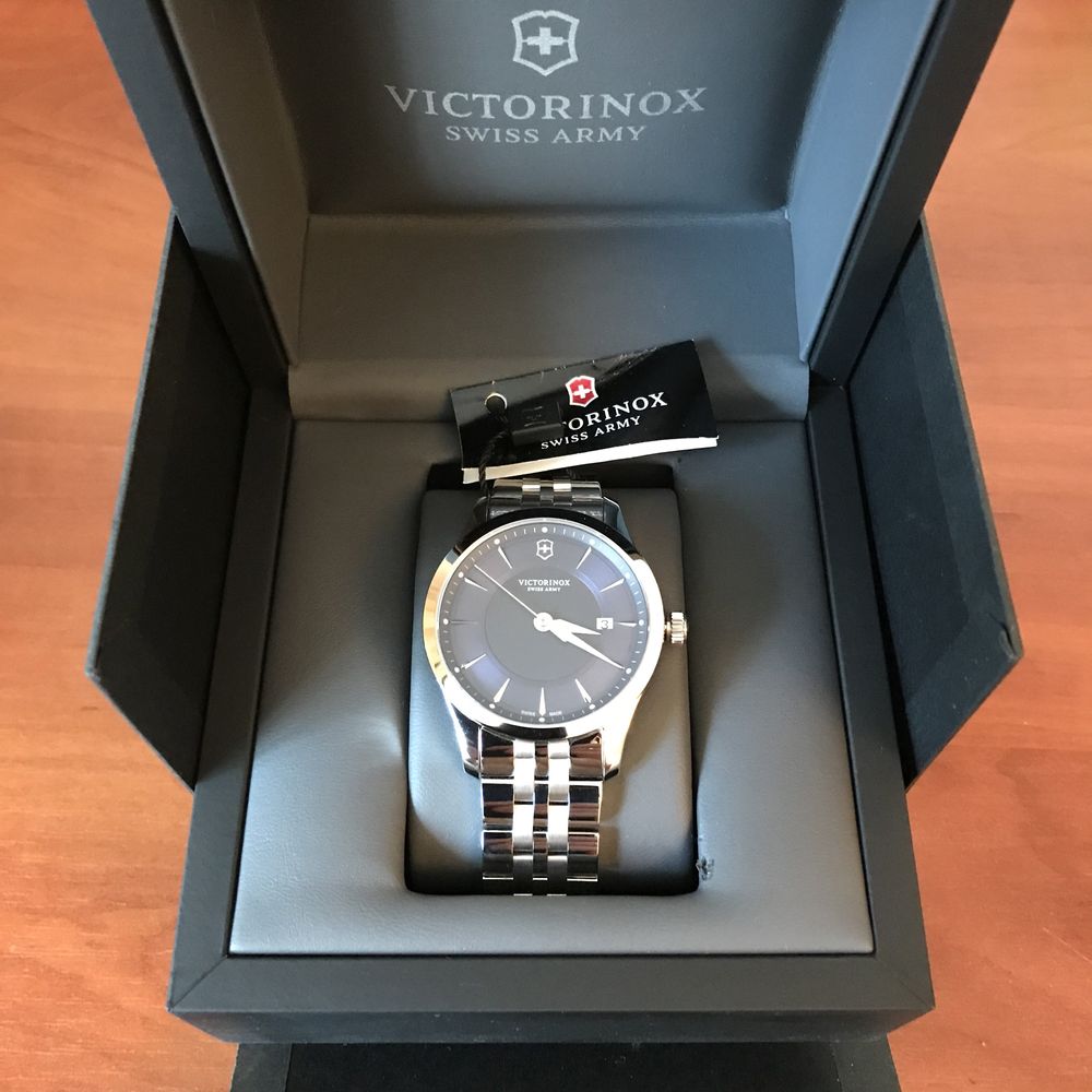 Оригінальний Швейцарський годинник Victorinox Swiss Army (ЕОL) - новий
