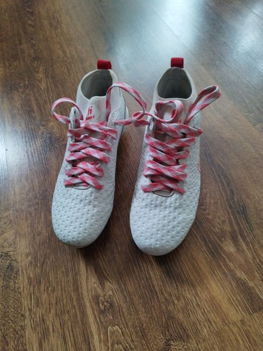 Korki piłkarskie huari