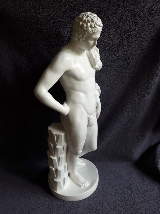 Фигурка керамика "Апполон"