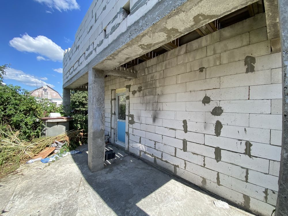 Продаж будинку Таращанський м-в 
Таращанський м-в 
Старий будинок+ нов