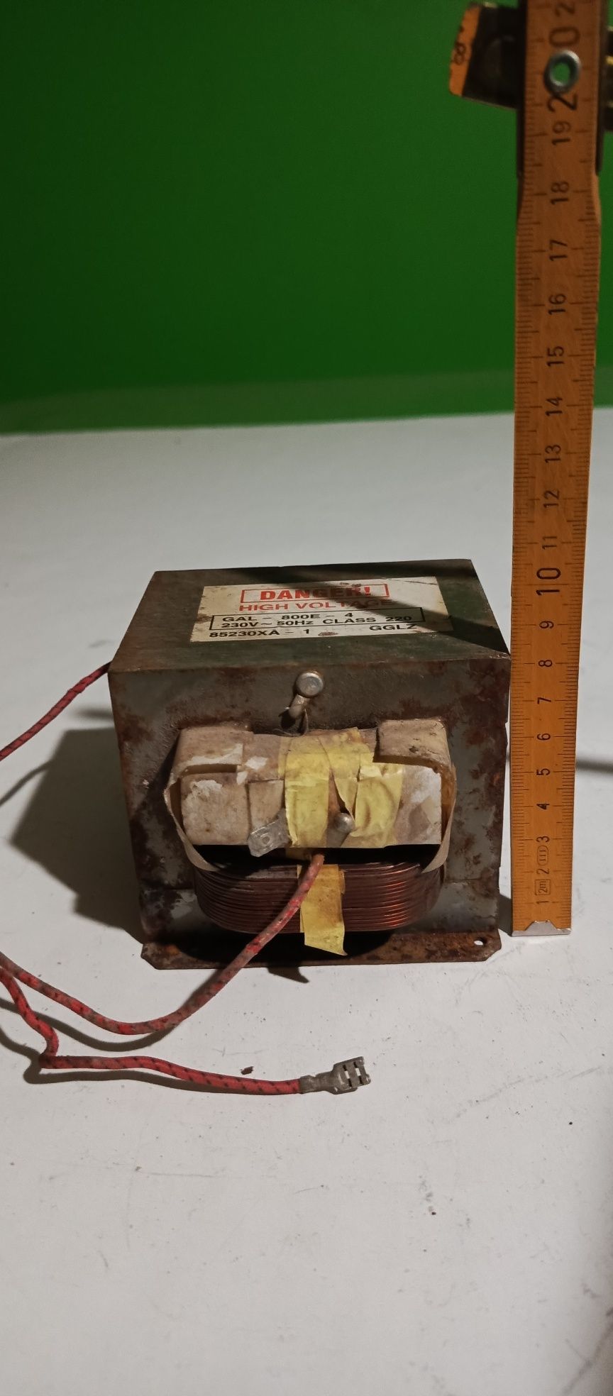 Transformator z mikrofalówki na elektromagnes zgrzewarkę i nie tylko