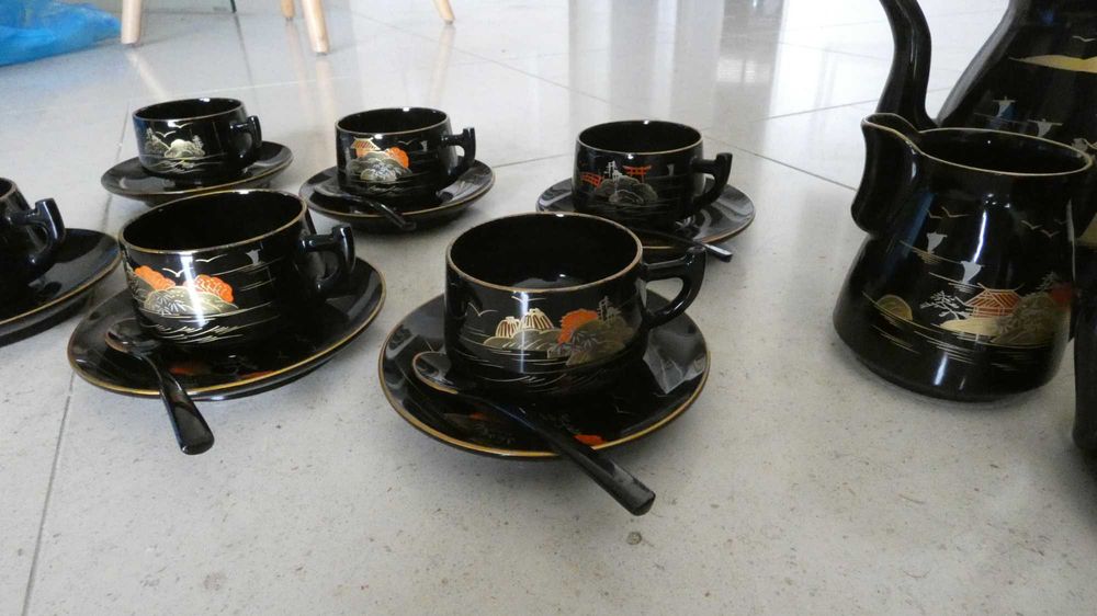 Louça japonesa feita de madeira