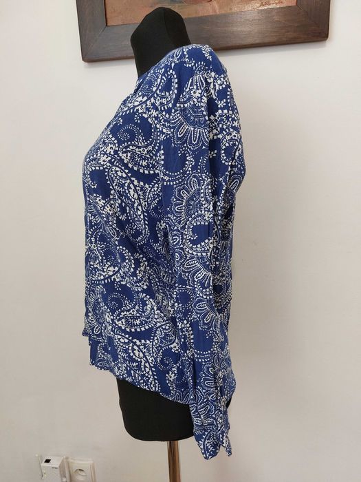 Niebieska bluzka w białe, à la greckie wzory, S