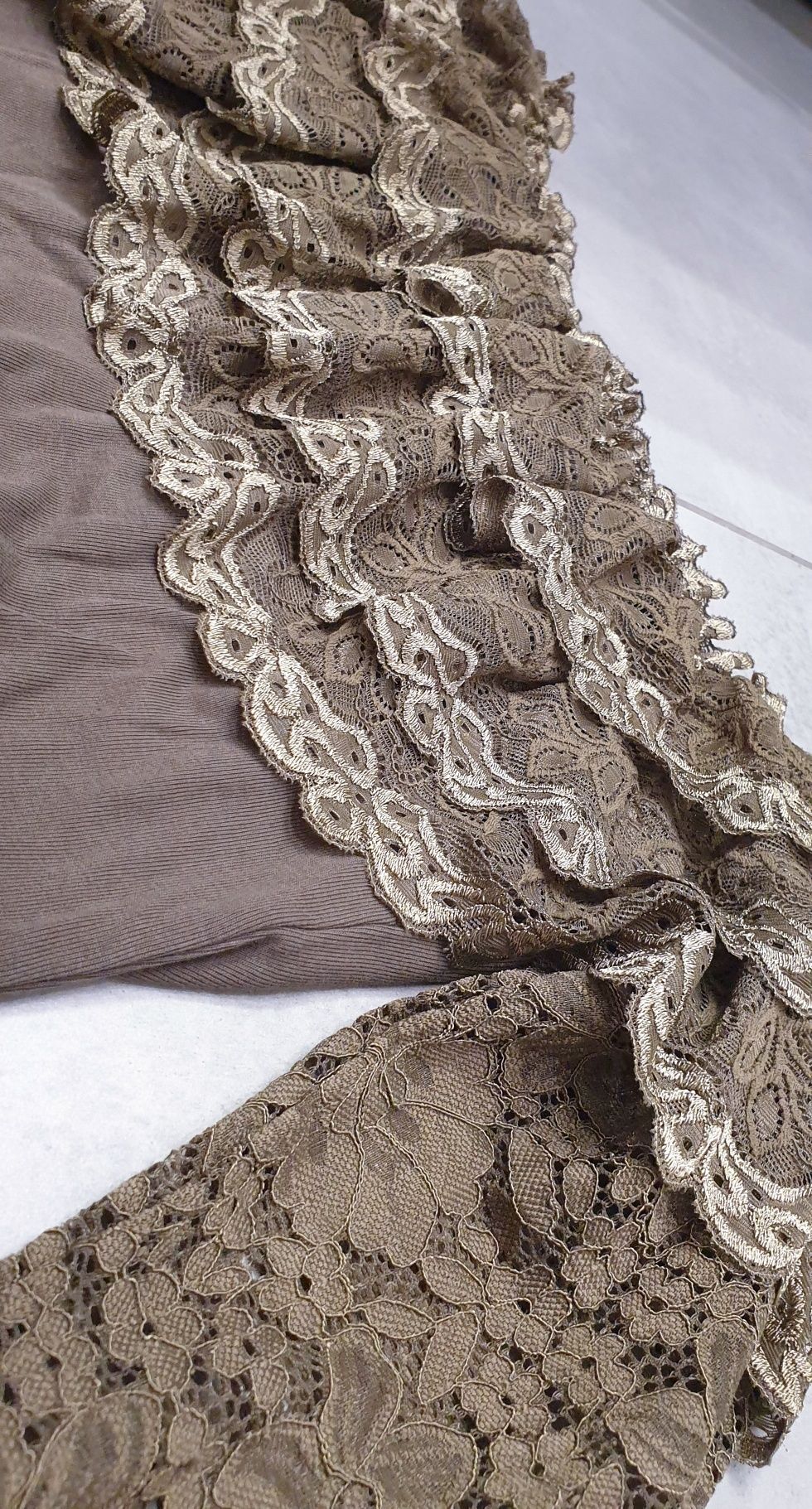 Bluzka hiszpanka z falbanami z koronką May M/L 38/40 zielona khaki