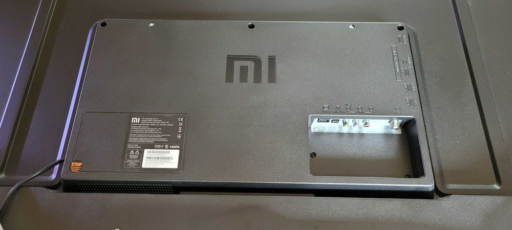 телевізор Xiaomi 43' , майже новий