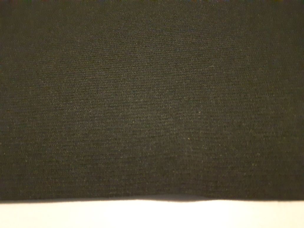 Dzianina czarna w rąbek na polarze szer.121 cm.
