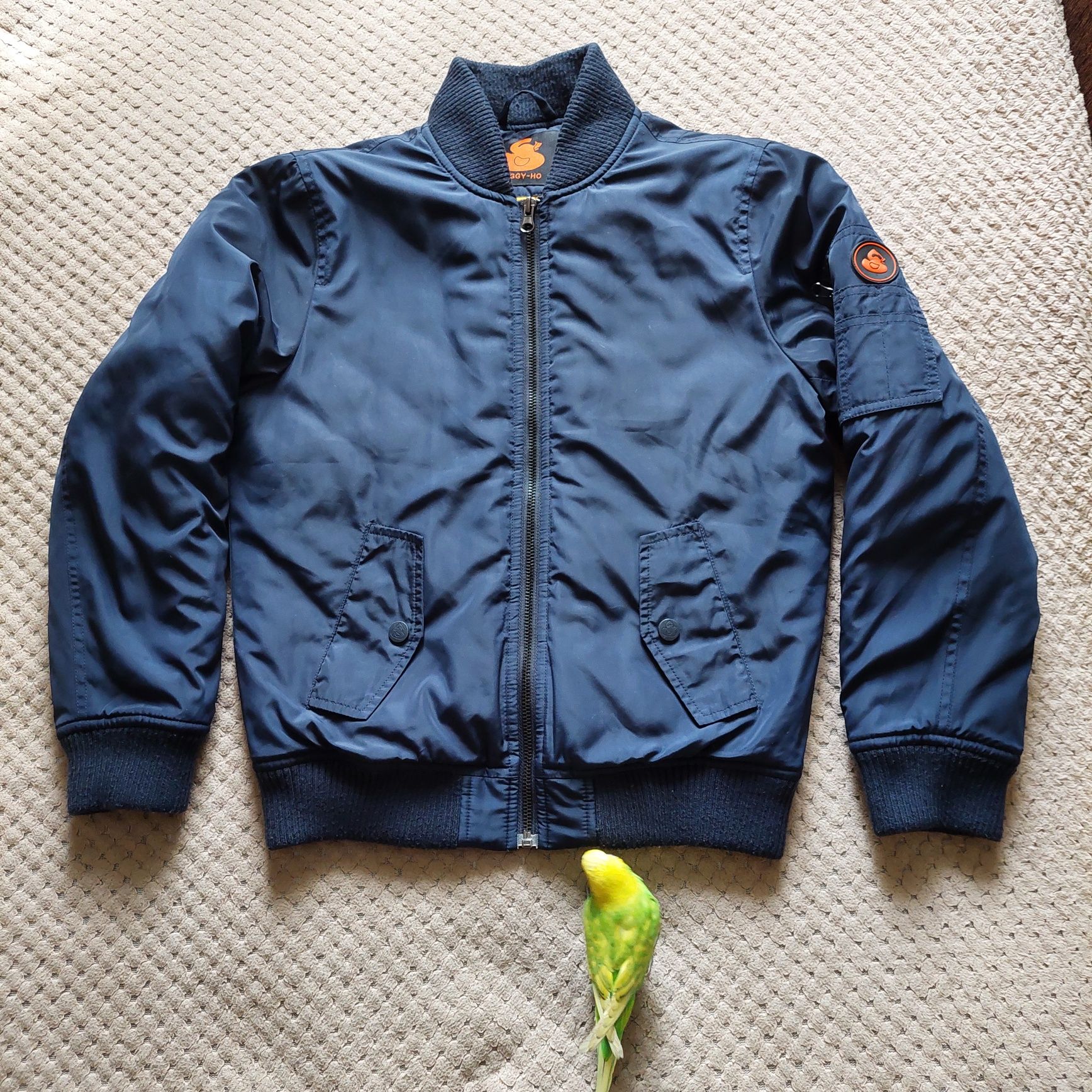Куртка на хлопчика 10-11 років весна/осінь з яскравим підкладом,ідеал