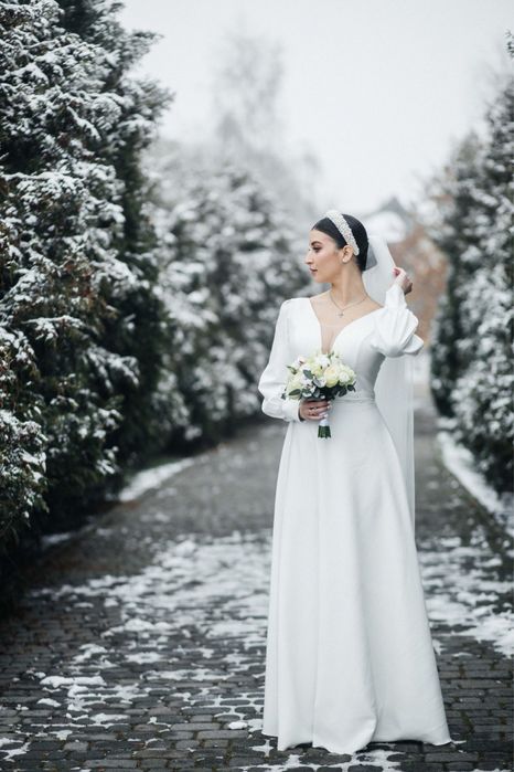 Весільна сукня 46 розмір з фатою