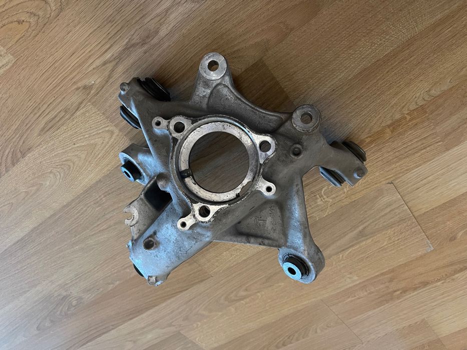 Кулак, цапфа, задній лівий Tesla model Y 1188411-00-F