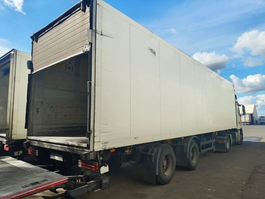 Schmitz Cargobull SKO 20  Sprzedam naczepę Schmitz SKO 20 – 27 palet, winda, Carrier 1000