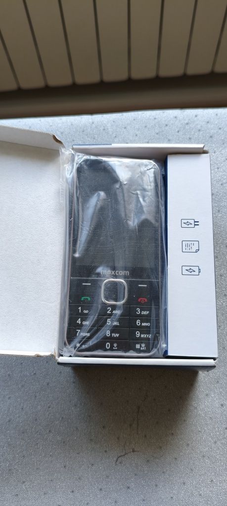 Maxcom MM334 + dodatkowe akcesoria