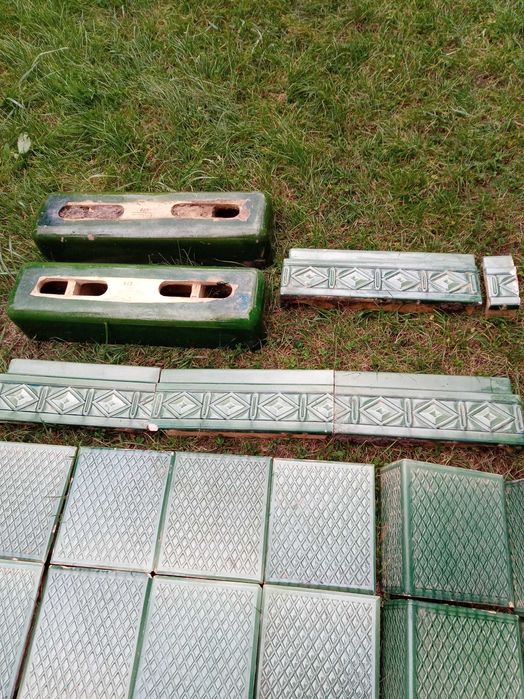 Kafelki do pieca  ręcznie zrobiono dla wymagających  wieńczenie i nogi