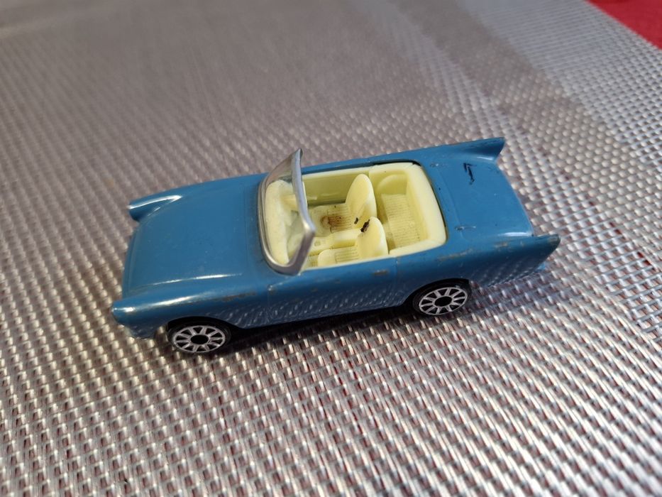 Model samochodu skala 1:64