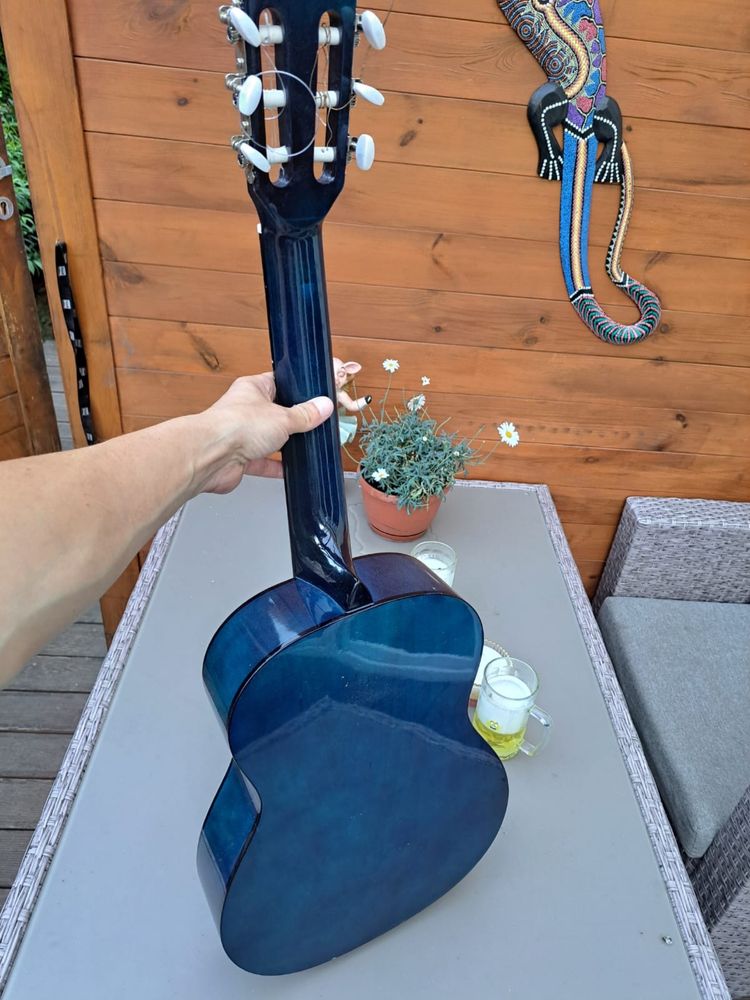 Piekna fajna gitara Alvera