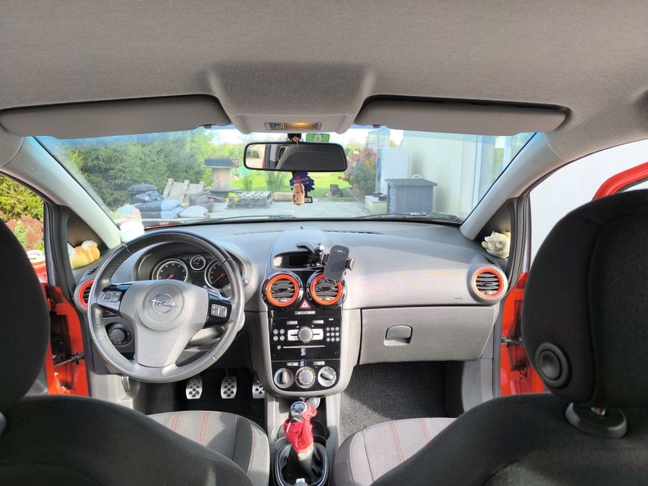 Opel Corsa D 2009 1.3 benzyna
