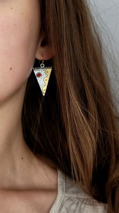 Etniczne słowiańskie kolczyki nowoczesne awangardowe trójkątne maszyna
