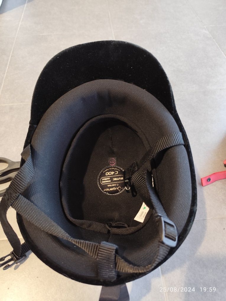 Vendo capacetes/toques de equitação