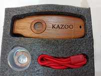 Instrumento musical de sopro Kazoo em madeira