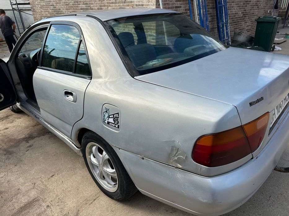 Продам Митсубиси харизма