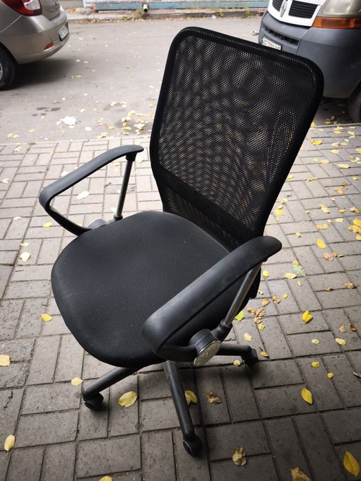 Стул офисный б.у