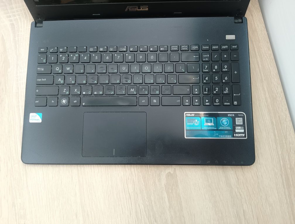 Asus X501, Intel Pentium, SSD