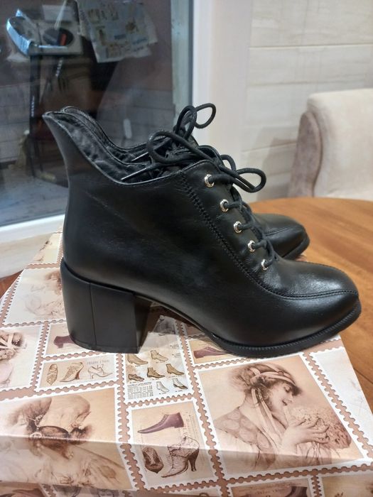 Продаю новые кожаные ботинки ALEX BELL