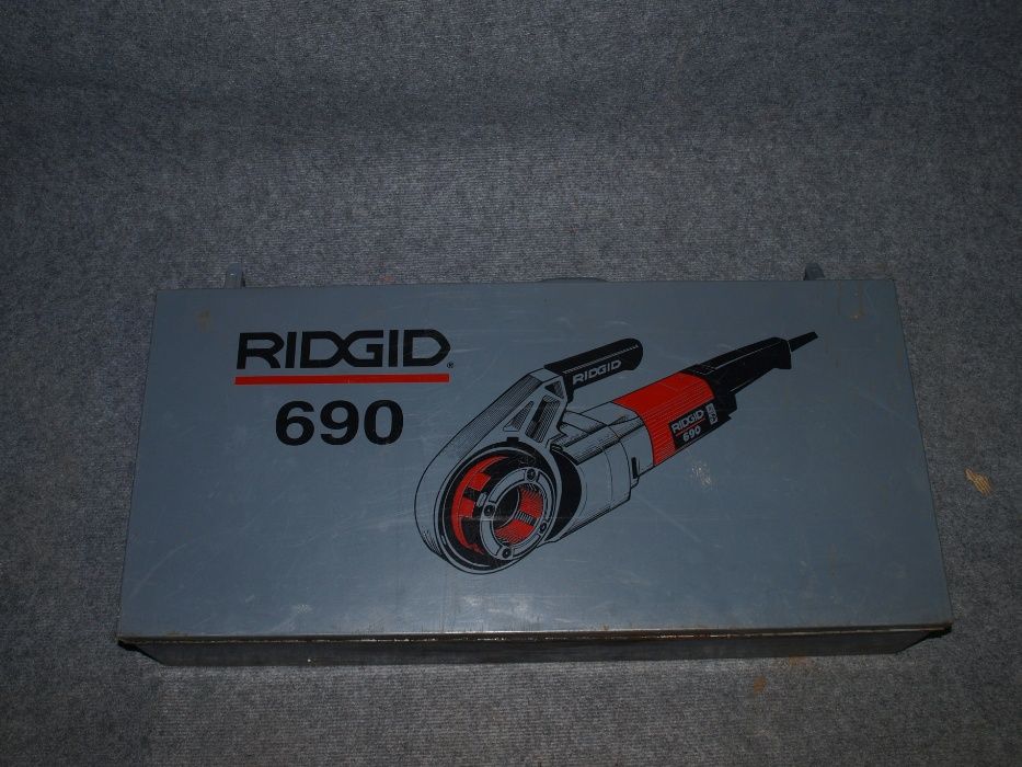 Walizka na gwintownicę z głowicami Ridgid