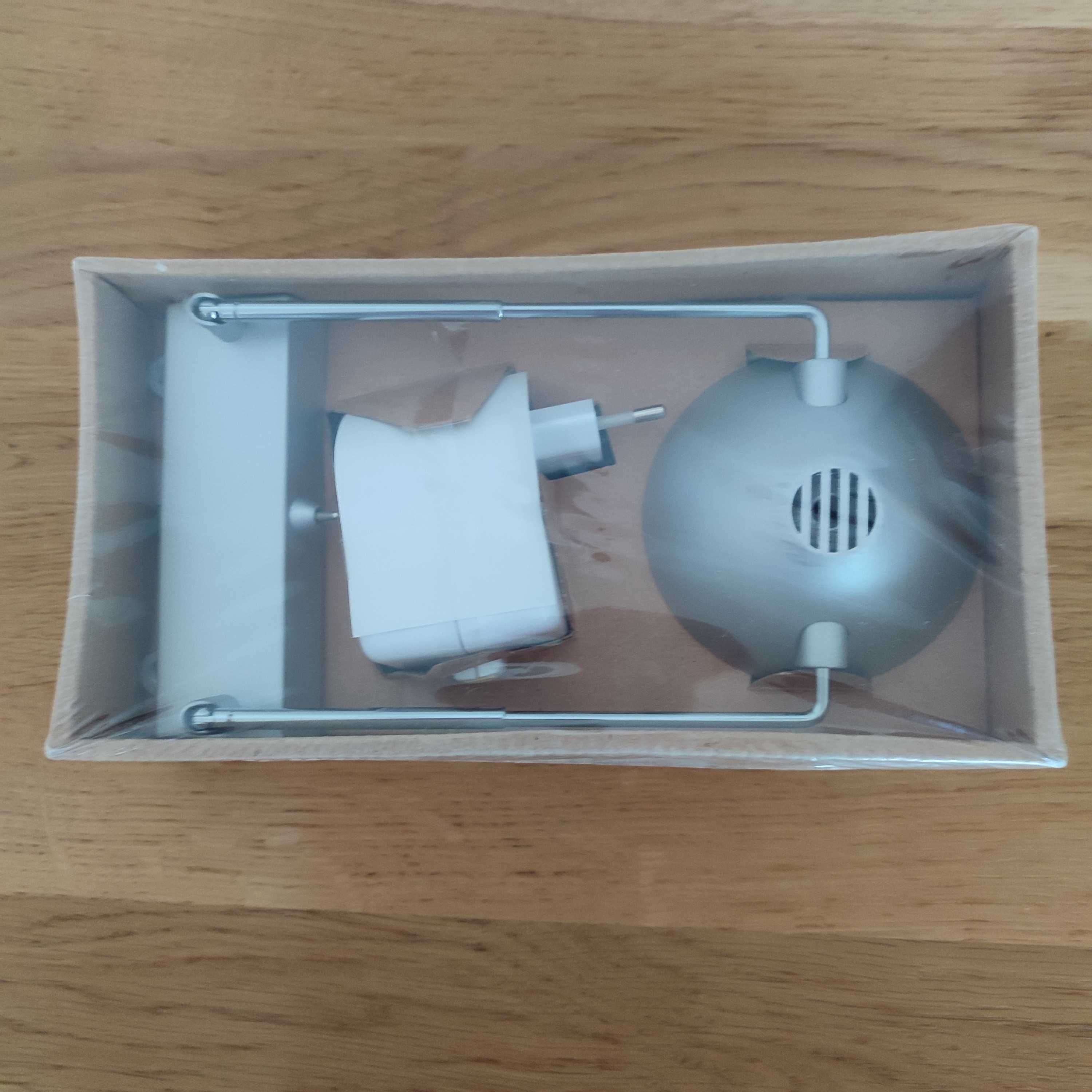 Lampa z Ikea, Magiker, na mebel.