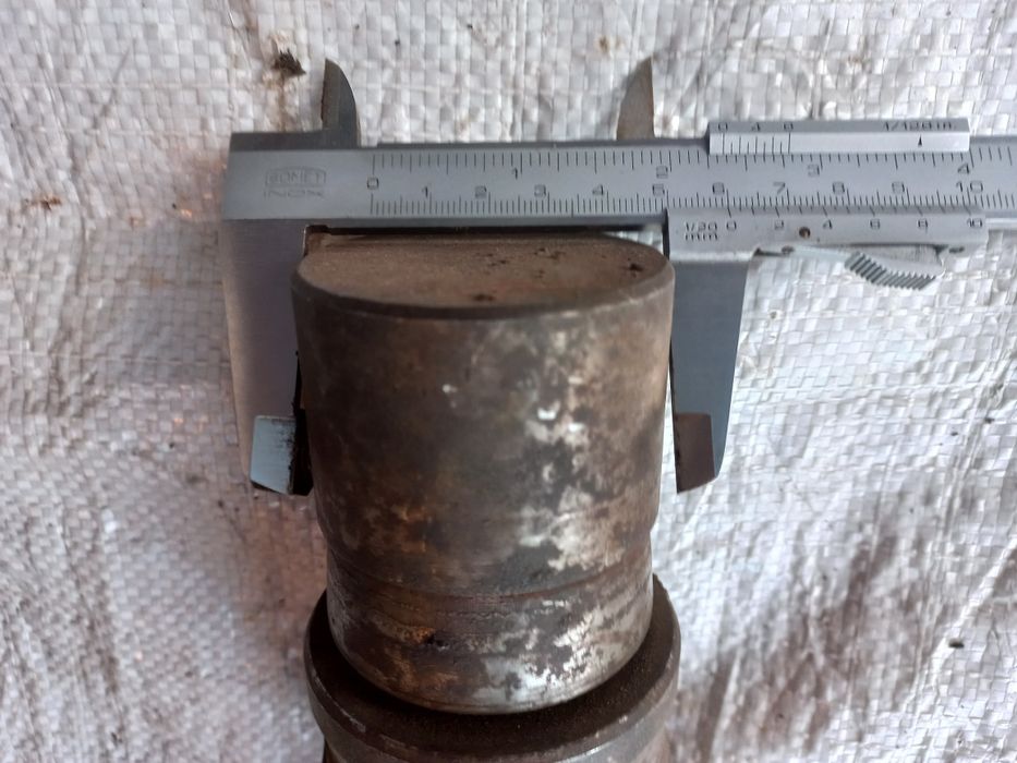 Механічний домкрат, універсальний.