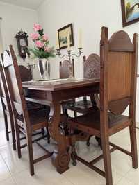 Mesa de jantar (madeira)